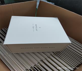 flat packing magnetic box