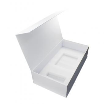 Custom clamshell gift box packaging with magnetic closure