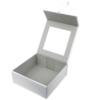 Collapsible Gift Box Magnetic Closure