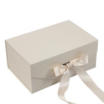 folding magnetic box with ribbon
