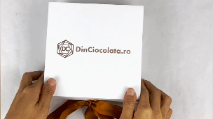 White Folding Gift Box with Custom Logo Printed