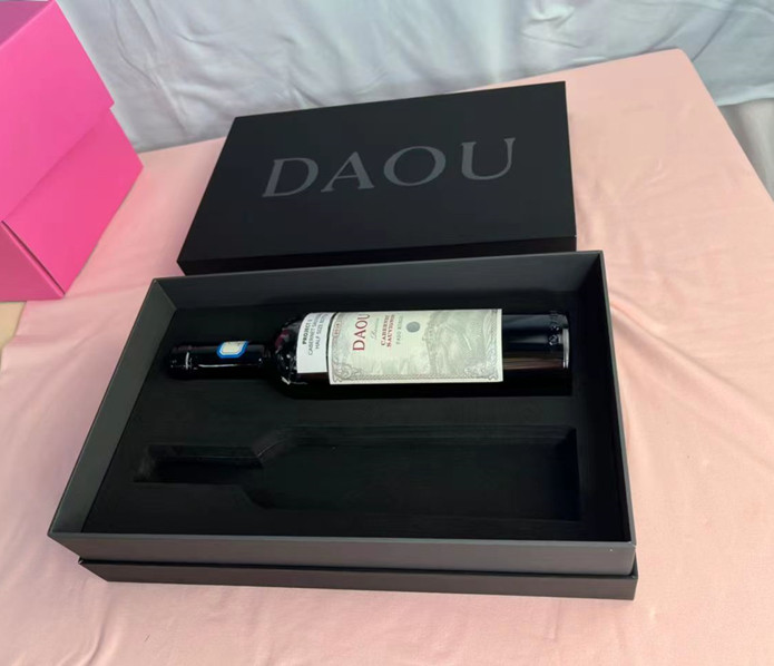 New Wine Gift Box Design Unveiled; The Perfect Luxury Present for Wine Lovers
